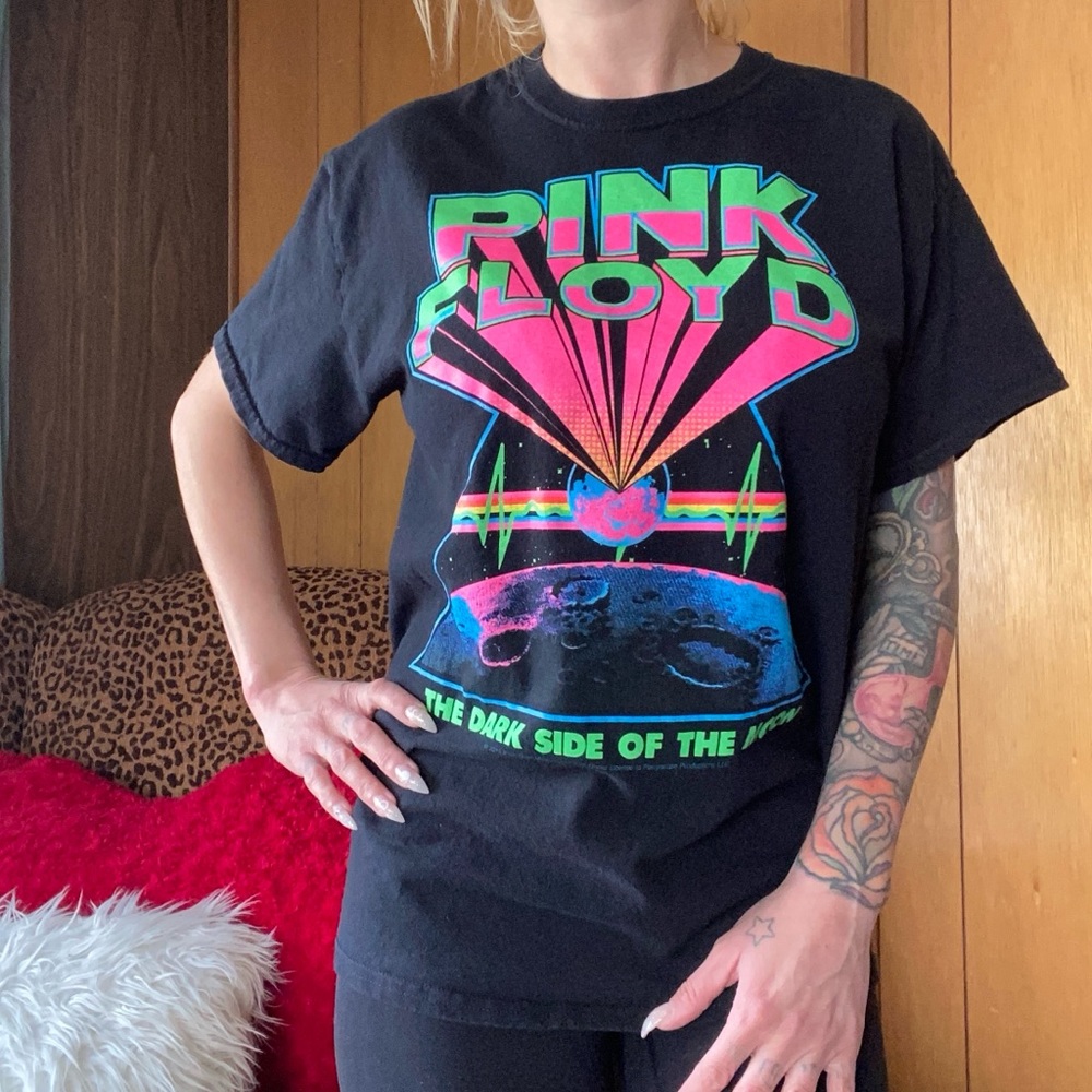 Pink Floyd cotton band t with neon graphic